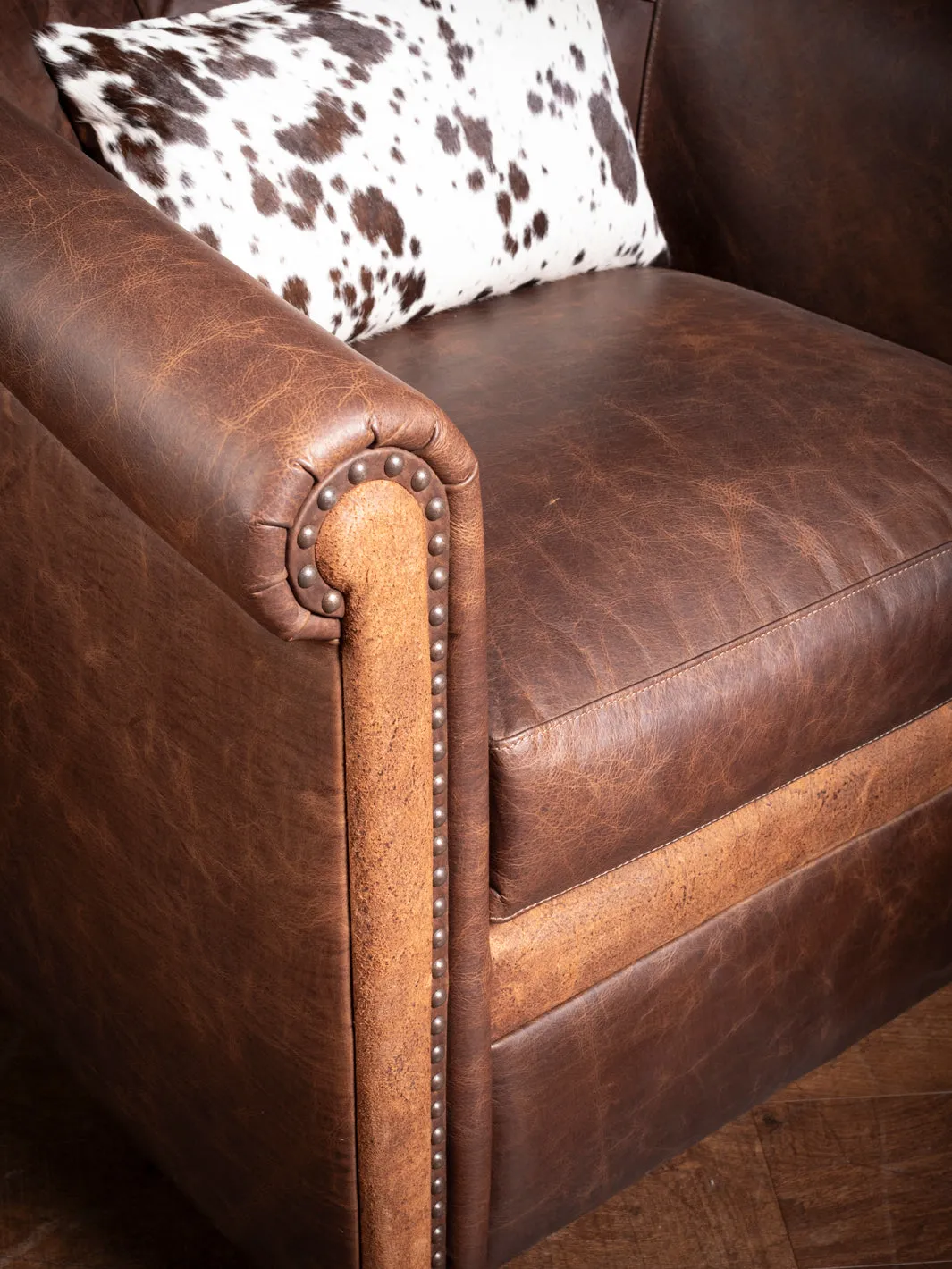 Bison Ridge Leather Swivel Chair